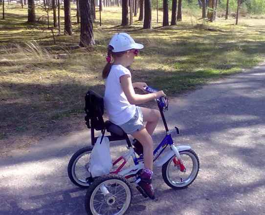 Трехколесный велосипед для детей с дцп