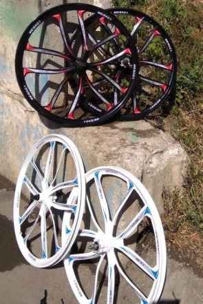 Новые велодиски литые,10-ти лучевые, 26",диск.торм