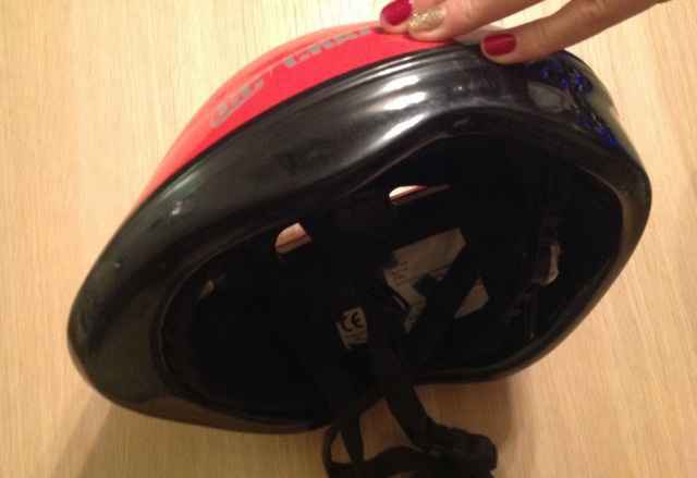 Шлем (коньки, велосипед, ролики) и защита