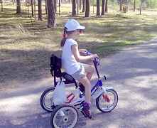 Трехколесный велосипед для детей с дцп