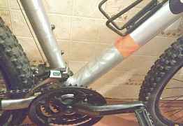Велосипед Giant 26er (гидравлика,rock shox,deorext