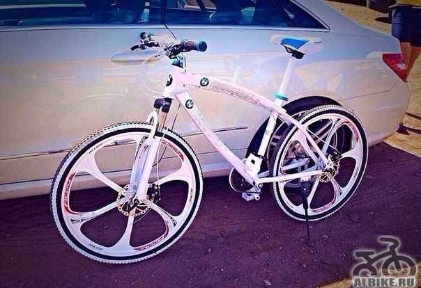 Велосипед бмв (БМВ Х1) белый, литые диски(с замком