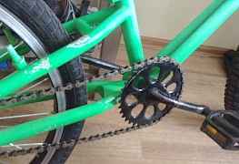 Gt bmxВелосипед GT в хорошем состоянии зелёного ц