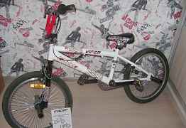 Велосипед BMX белый с пегами