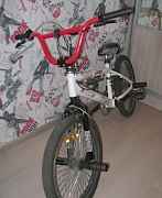 Велосипед BMX белый с пегами