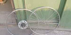 Два колеса хромированые диаметр 64 см -26 дюймов