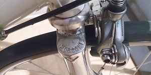 Шоссейный велосипед Mosconi на навеске Shimano 600