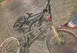 Два велосипеда(BMX)