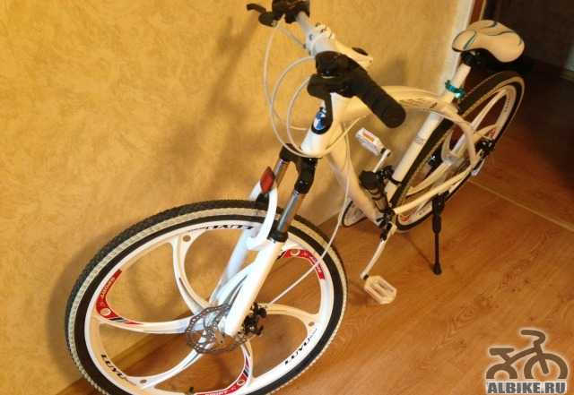 Велосипед БМВ X1 White на литых дисках - Фото #1