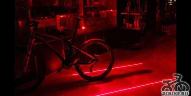 Велосипедный задний фонарь с лазером