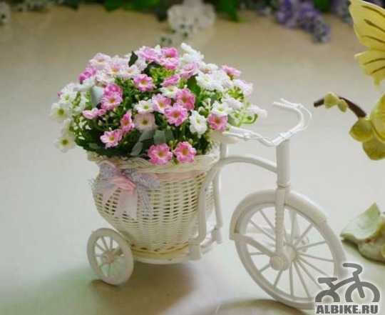 Ваза велосипед и цветы