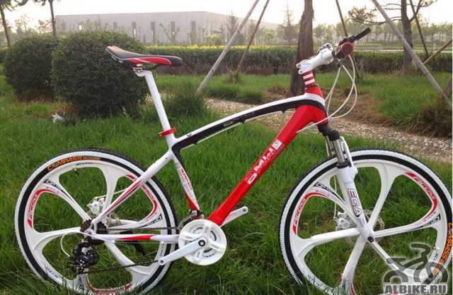 Велосипед БМВ X7 на спицах красный-белый