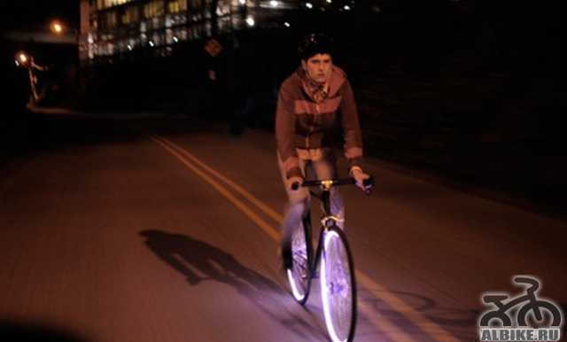 Неоновая подсветка колеса велосипеда за 1 минуту - Фото #1