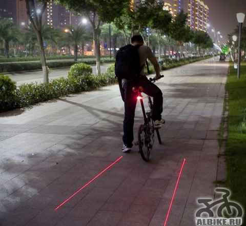 Задний фонарь с лазерами для велосипеда