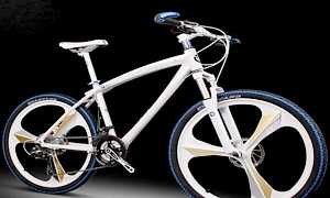 Велосипед БМВ X1 на спицах, белый/черный